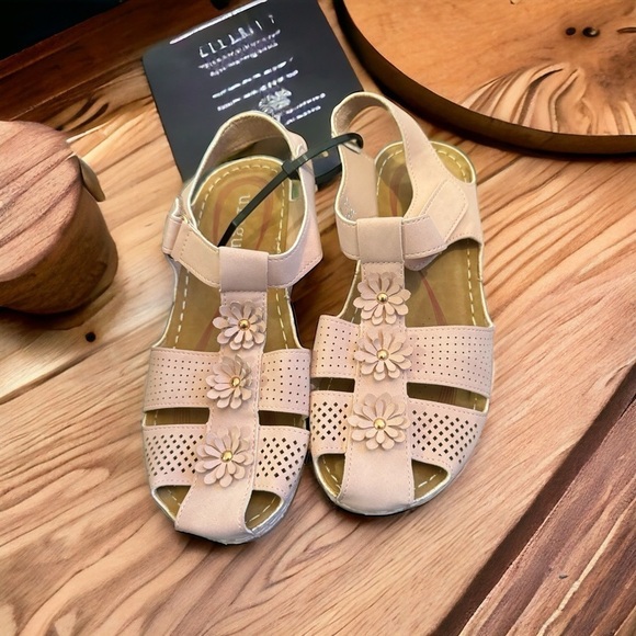 Brand new pale pink sandals EU 37 - Picture 1 of 4